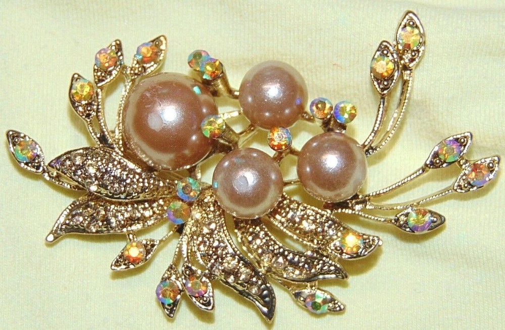 VINTAGE GOLD TONE CLEAR AB CRYSTAL FAUX PEARL FLORAL PIN BROOCH