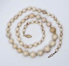 Vintage Gold Tone Jasper Beaded Necklace Polished Cream Boho Natural Graduated