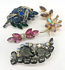 VTG lot of 4 Juliana Rhinestone brooches Open back prong set floral