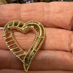 Heart Valentine Gerry’s Brooch Pin Gold Tone Open Work Detail Signed Vintage