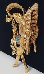KIRK’S FOLLY Fairy Godmother Brooch Crystal Orb Large Gold Tone Wings Vtg 3-1/2″