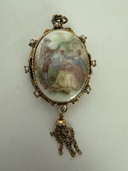 Vintage gold tone jewelry Lot 0f 5