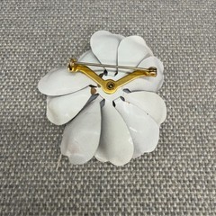 Vintage Flower Brooch Earrings Set Enamel Acrylic Brown White Clip Ons