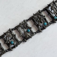 Vintage Metal Native American Motif Figural Panel Link Bracelet – Unsigned