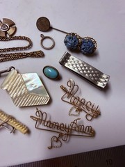 Collection Lot Amazing Variety Antique and Older Vintage Jewelry Brooches – Y8
