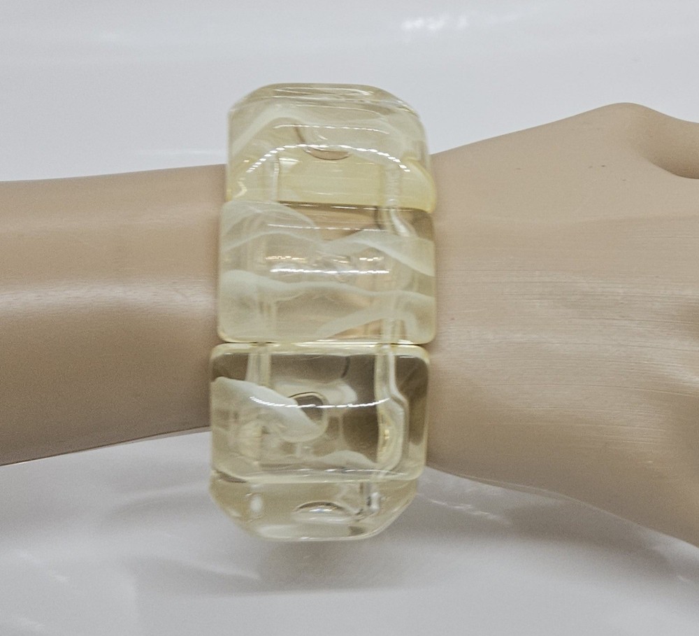 Vintage Clear Cream Lucite Stretchable Bracelet With Bubbles