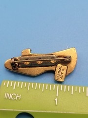 Maximal Art John Wind Shoe Brooch Pin Vintage Goldtone