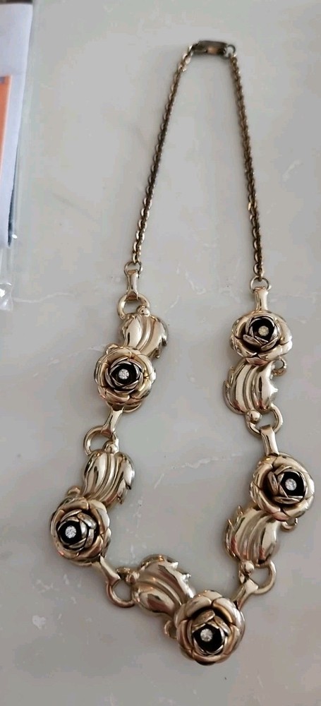 Vintage Gold Tone Rhinestone Floral Rose Link Necklace Choker – 15.5 inches