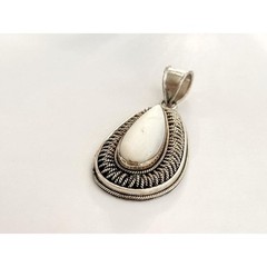 Teardrop Balinese Made Mother of Pearl Sterling Silver 925 Vintage Pendant