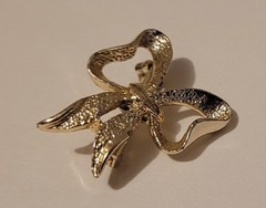 Vintage Gerry’s Textured Gold Tone Bow Brooch