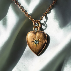 Antique- 10K Gold Old Mine Cut Diamond Heart Puff Necklace -14″ -Victorian -1.6g