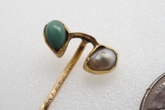 ANTIQUE GEORGIAN 15K GOLD TURQUOISE & PEARL JOINED HEARTS STICKPIN c1800