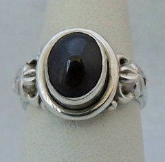 YOUNG LADIES Sterling Silver Estate Hand Crafted GARNET CABOCHON RING size 4.75