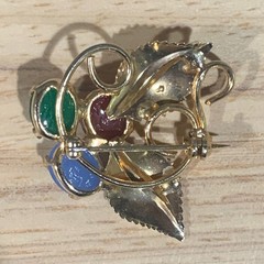 Vintage Gold Tone Multi Color Faux Glass Scarab Leaf Brooch Pin Red Green Blue