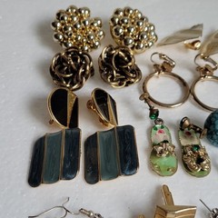 Vintage Multicolor Mixed Lot Earrings Brooch Pin Glass Plastic Metal 16 Pieces