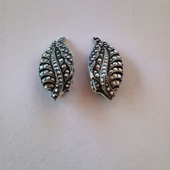 Vtg Leaf Bracelet & Earrings Set W. Germany Silver Tone Lightweight Paved Look