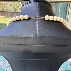 Vintage Artisan Pendant Necklace 24 Inch Carved MOP Shell Beaded Beachy Chunky