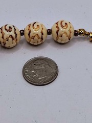 N696 Vintage Chinese Export Carved Faux Ivory Beaded Necklace 15mm 23g Floral