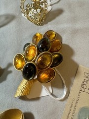 Lot of (7) Vintage Brooches Various Designs/Styles/Shapes/Colors Fashion Jewelry