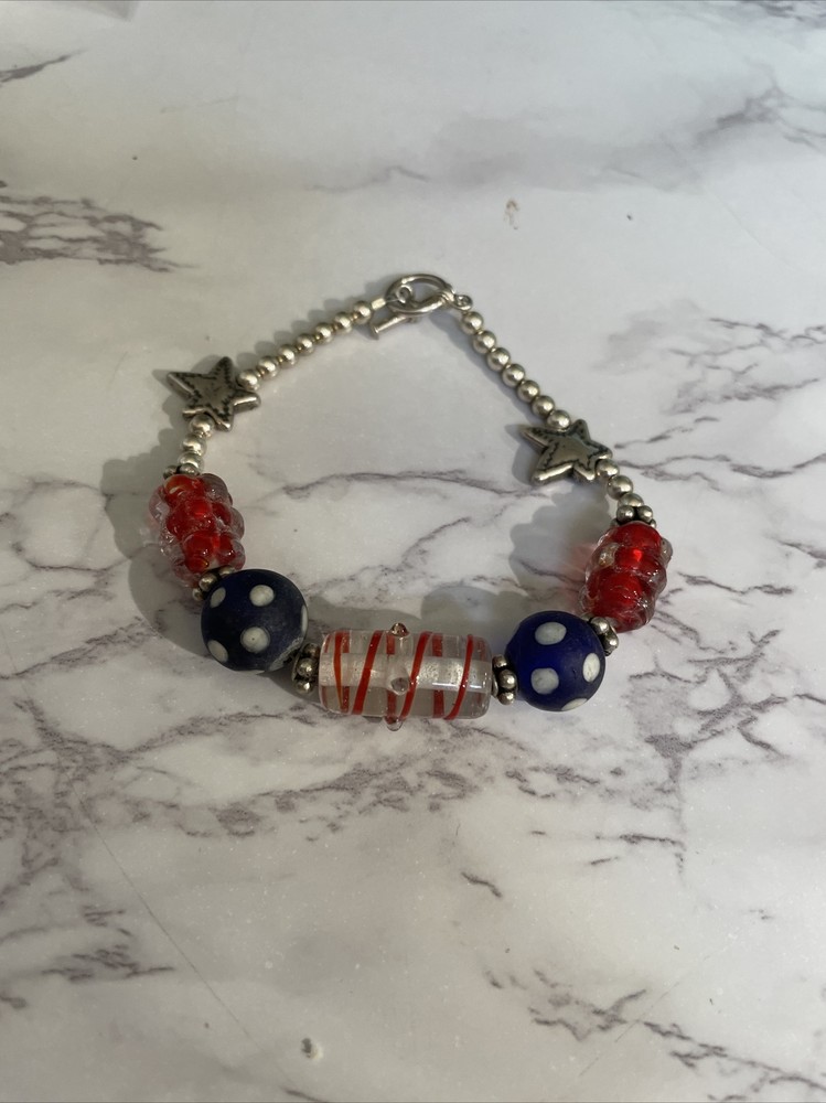 Patriotic Red White Blue Glass beads Silver Tone Bracelet UU-13