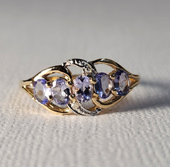 14K Yellow Gold Natural Tanzanite & Diamond Stone Ring Signed