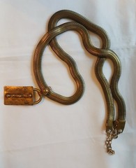 Vintage Gold Tone Brutalist Snake Chain & Rectangle Bar Pendant Necklace
