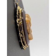 Vintage Left Facing Cameo Pendant Necklace Embossed Cable Chain Rootbeer Acrylic