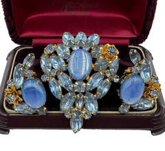 EXTRAORDINARY JULIANA VNT SET EARRINGS BROOCH FAB BLUE CABOCHON CRYSTALS FLOWERS