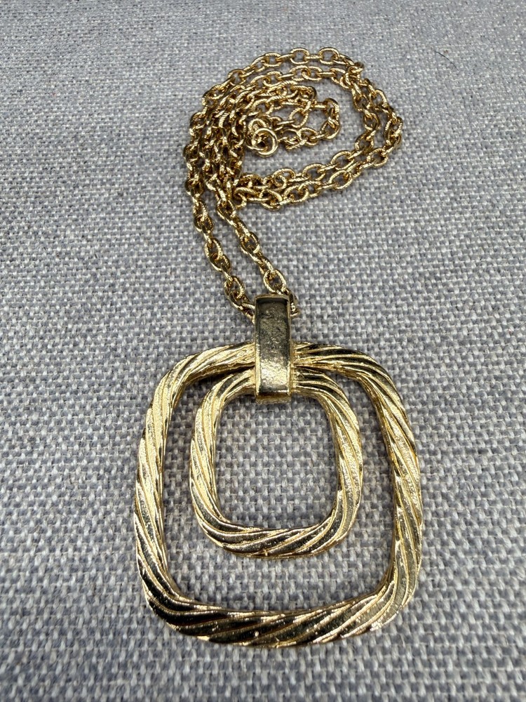 Vintage Necklace Twist Gold Tone Square Pendant 24 Inches