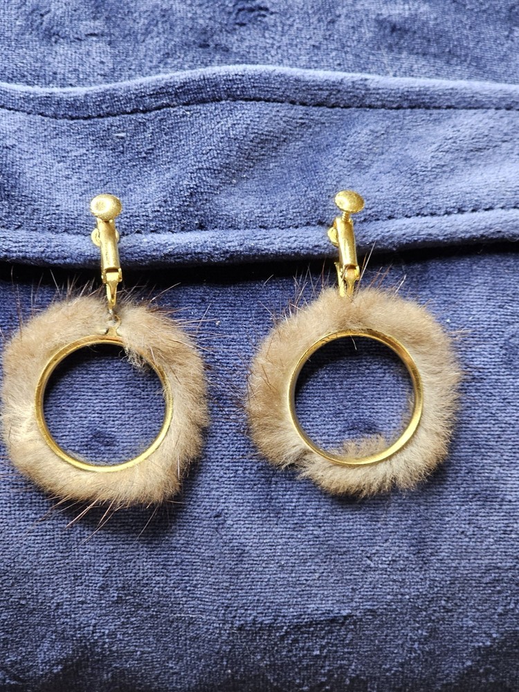 Vintage Fur Trim Hoop Earrings Gold Tone Screw Back Adjustable Clip 1950s
