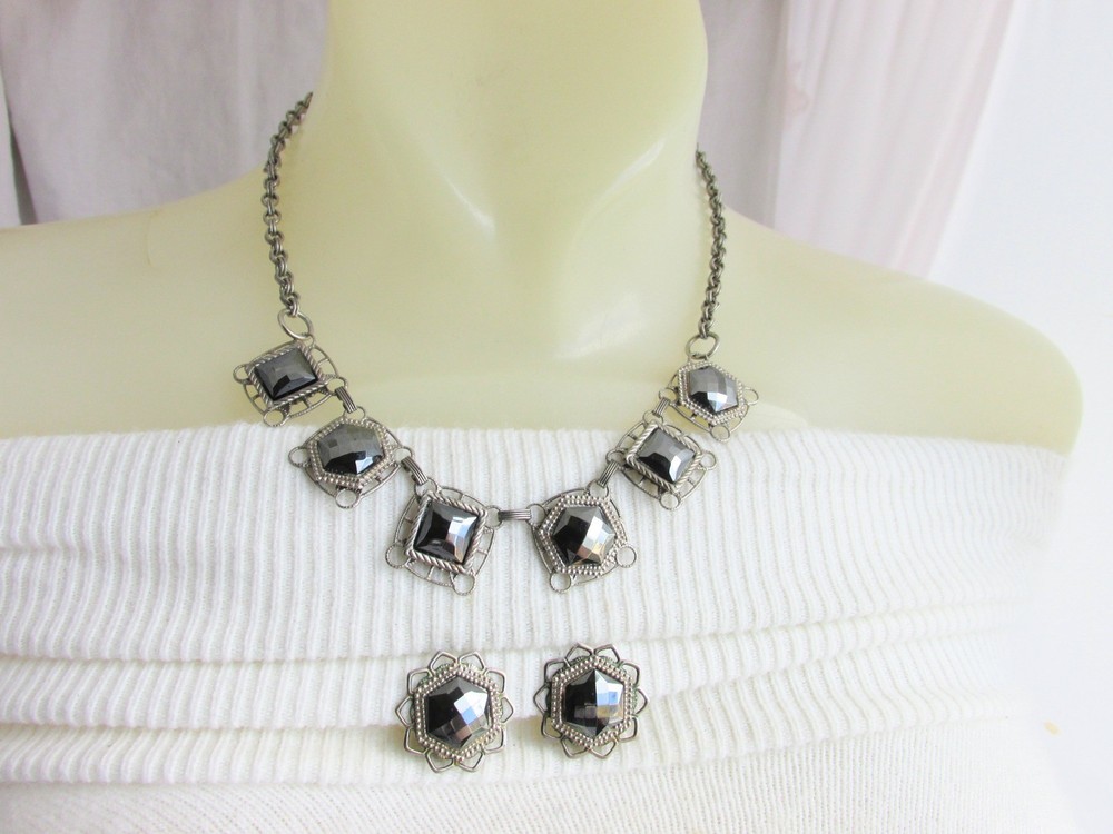 Vintag Faceted Black Hematite Cabochons Choker Necklace Earrings Clip Silvertone