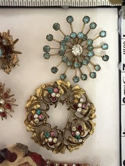 6 Vintage Christmas Holiday Winter Themed Brooches/pins Unsigned