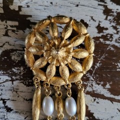 Signed Tona Brushed Goldtone Dream Catcher Style Brooch With Faux Pearl Beads