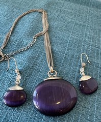 VTG Monet Gold Tone 4 Strand Chain Purple Cat’s Eye Pendant Necklace & Earrings