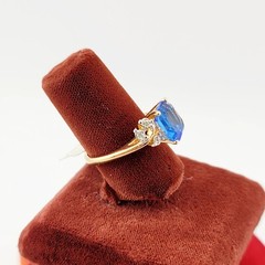 Vtg Sz 8 Ring Blue Clear Cubic Zirconia Beautiful Jewelry Elegant Glam Signed A