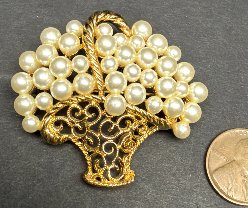 Vintage NAPIER Basket Brooch Gold Tone Filigree Faux Pearl Bouquet Basket Pin