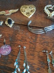 Lot Vintage Costume Jewelry Modern Mixed Wear Craft Resell Necklace Earrings Etc