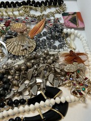 3.4 lb Vintage Costume Jewelry Lot Wear Repair Craft Lisner Napier Trifari Read