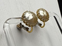Miriam Haskell Vtg Faux Pearl Clip On Earrings Hinged Screw Back Adjustable .59”