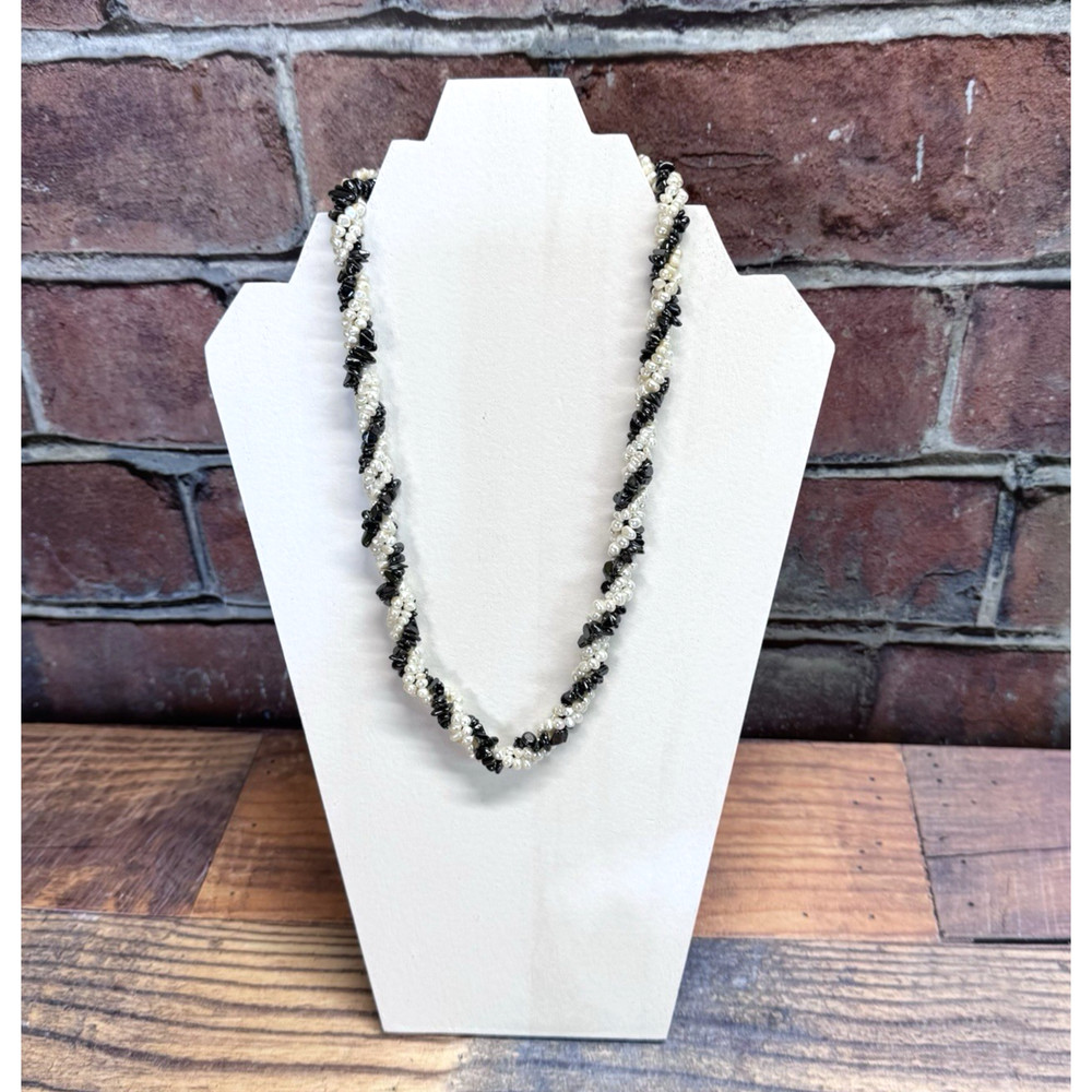 Vtg 1980s Twisted Strand Faux Pearl & Black Metallic Chip Bead Necklace Retro