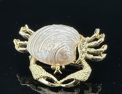 Vintage Gerry’s Crab Pin Booch Gold Tone Silver Shell Beach Ocean Coastal Granny
