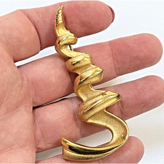 Vintage Tona Jewelry Mod Goldtone Brooch Corkscrew Twisted Pin Chunky 80s Style