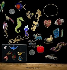 Vintage Enamel Lot Figural Abstract Birds Animal Snoopy Fish Ladybug Lot 27 pcs