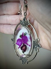 Vintage purple flower orchid in lucite acrylic and metal pendant Necklace