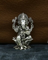 925 sterling silver Gorgeous Lord Ganesha statue, figurine, puja article su212