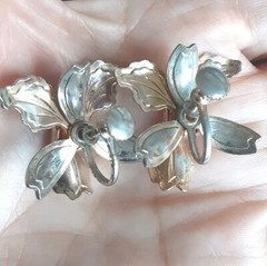 Vintage Orchid Earrings Purple Screw Back Gold Tone 1 Inch