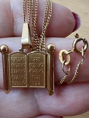 UNIQUE VINTAGE 14K TORAH 10 COMMANDMENTS MOSES PENDANT NECKLACE MADE IN ISRAEL