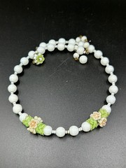 VINTAGE MIRIAM HASKELL MILK GLASS CHOKER WITH FLOWERS WIRED GOLD TONE – SIGNED