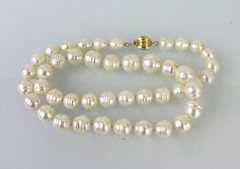 Vintage 14K Cultured Circled Graduated 8.5 ~11.4mm Pearl Strand Necklace 18.5″