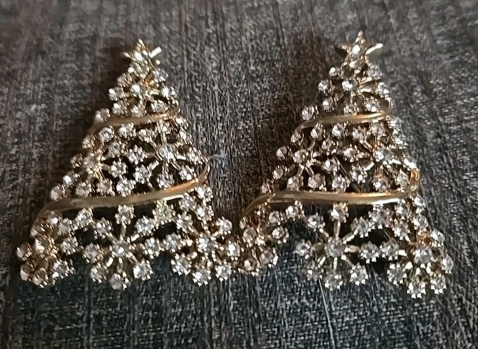 Pair Of Vintage Stauer Rhinestone Trees with Star Brooch Christmas Holiday Xmas